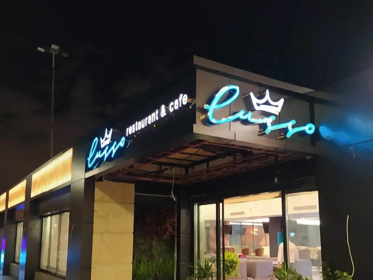 Tabela Çalışmaları Restoran ışıklı tabela uygulaması