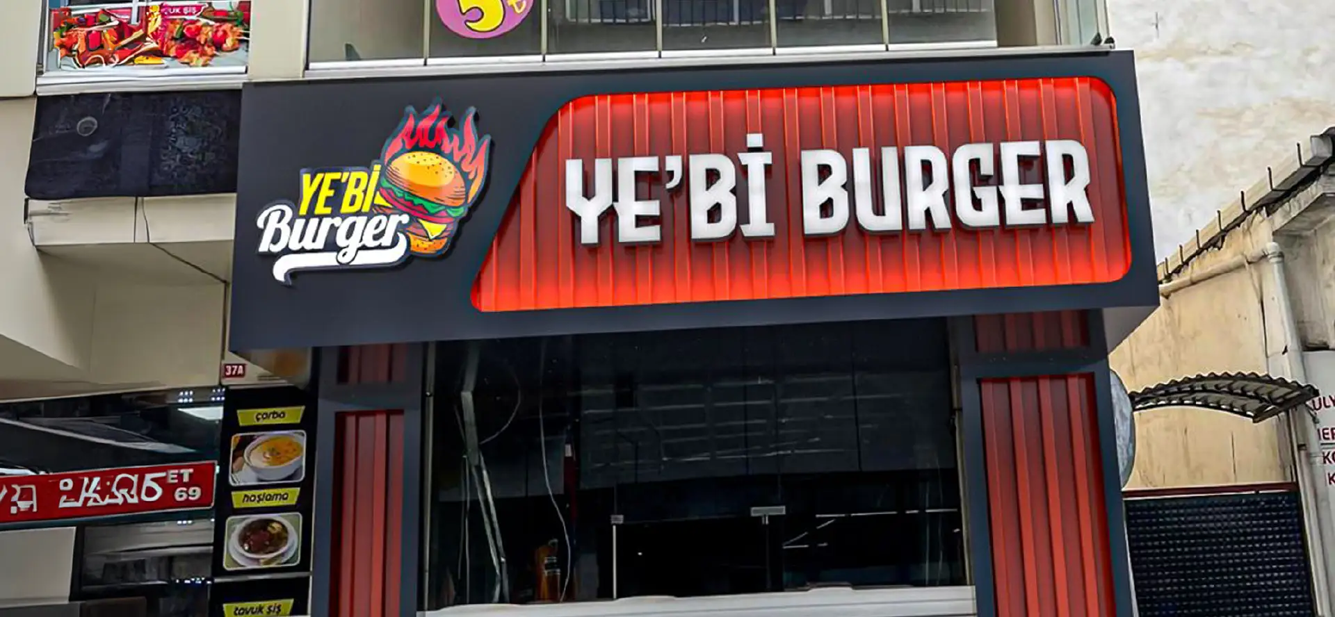 Restoran Tabelası Nasıl Olmalı? Burger restoran için ışıklı saç kutu harf tabela uygulaması