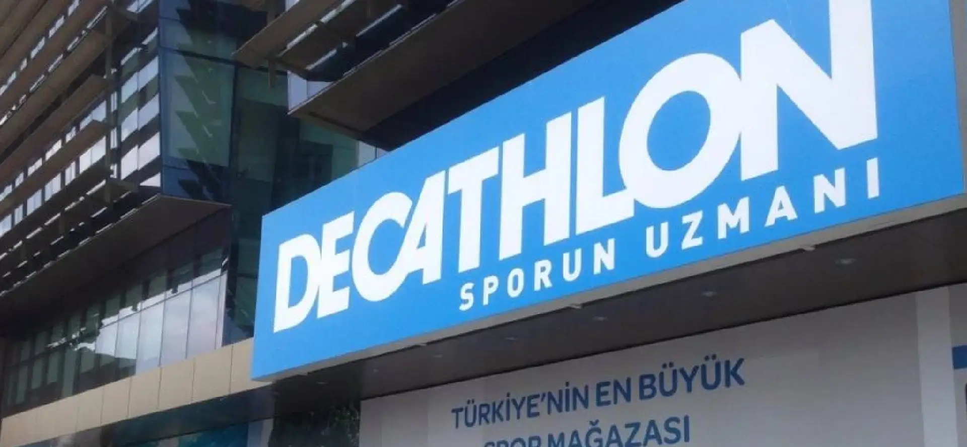 Işıklı Vinil Germe Tabela Işıklı vinil germe tabela uygulaması