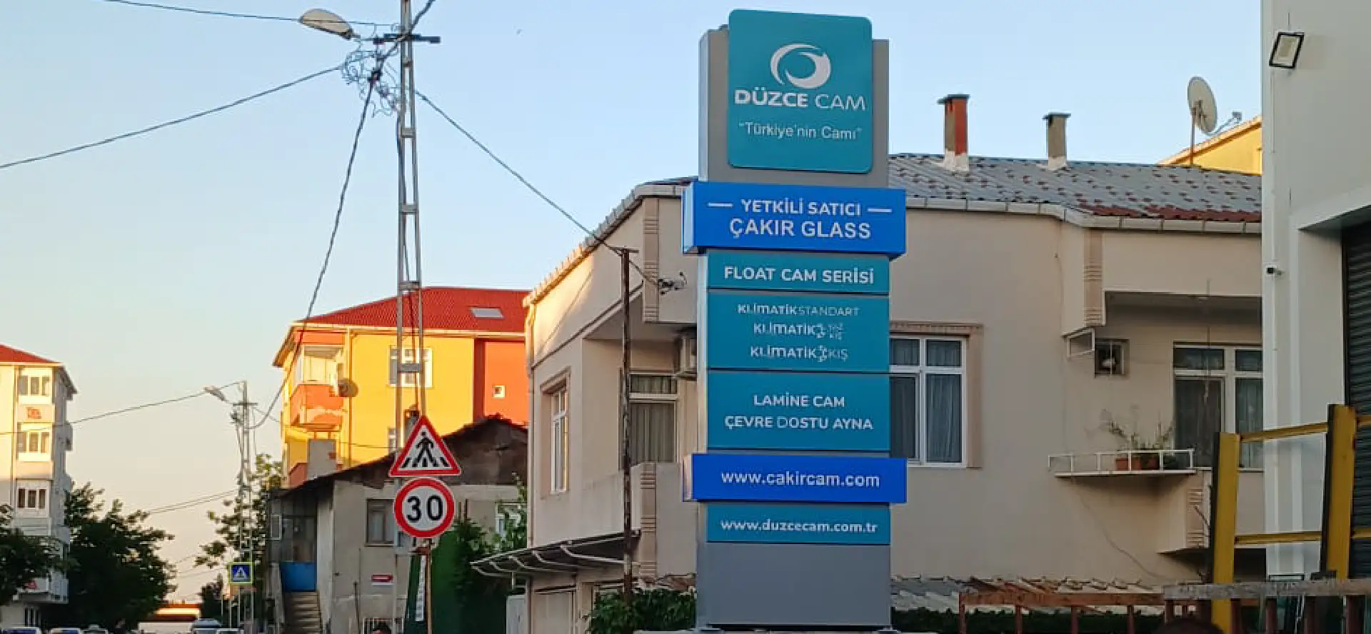 Tabela Projeleri Düzce Cam totem tabela uygulaması