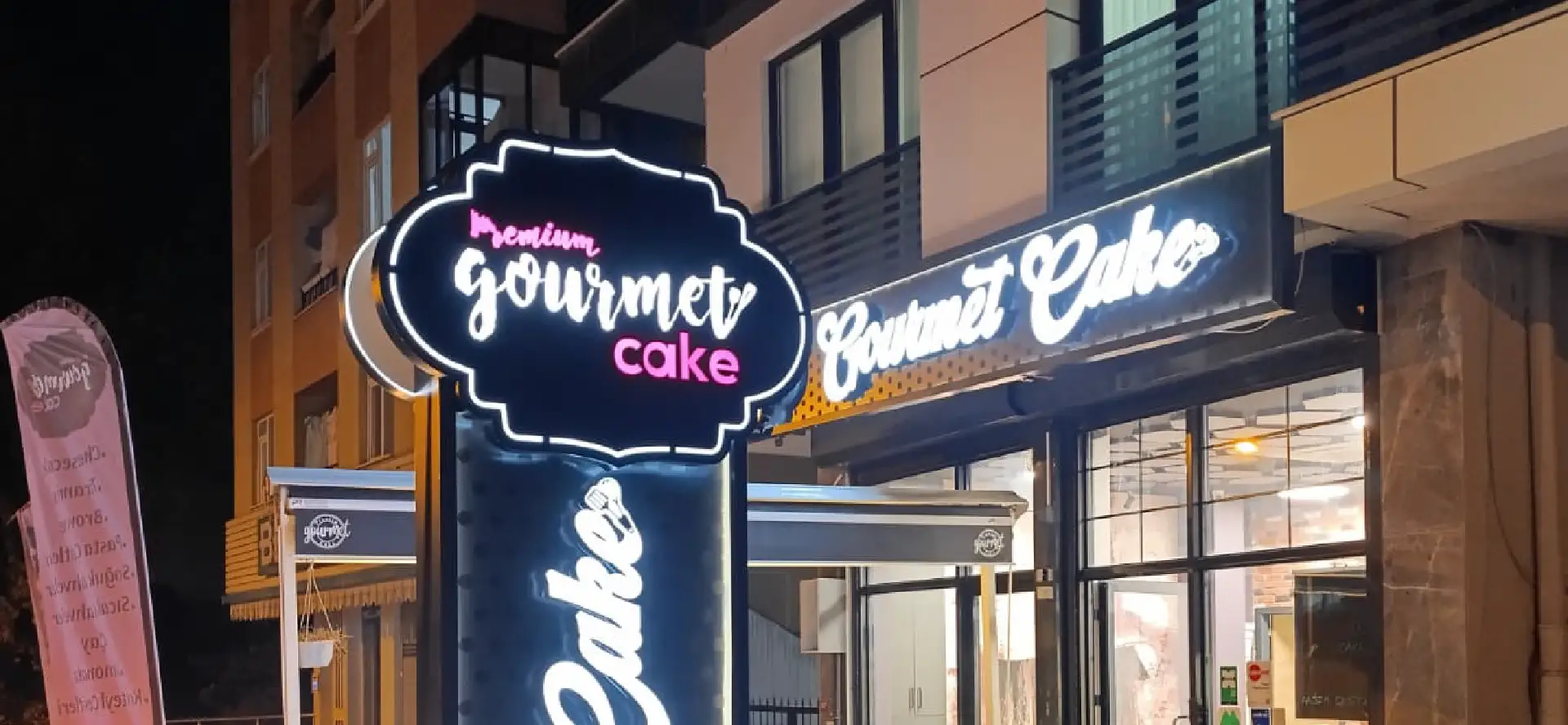 Gourmet Cake Tabela Uygulaması Gourmet Cake ışıklı kutu harf tabela final görünümü