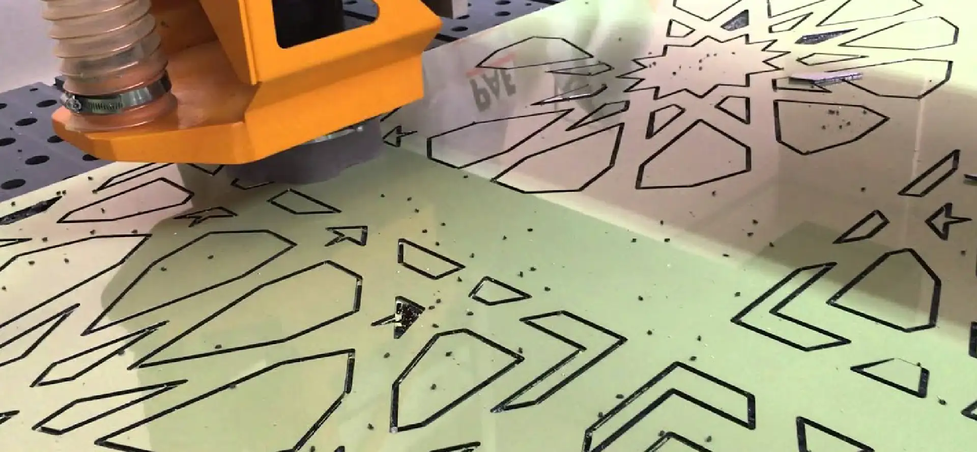 CNC Kesim CNC kesim üretim ve montaj çalışması