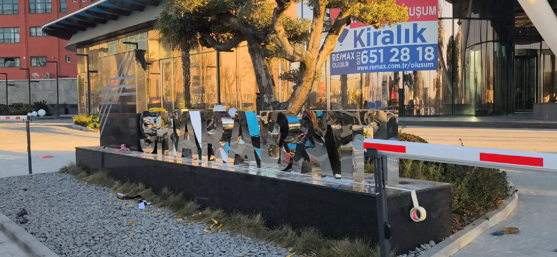 Shrabatı Hastane Krom Harf Tabela Uygulaması Kurum hastane krom tabela uygulaması