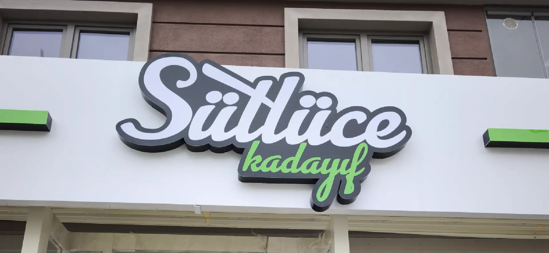 Sütlüce Kadayıf ışıklı logo tabela uygulaması
